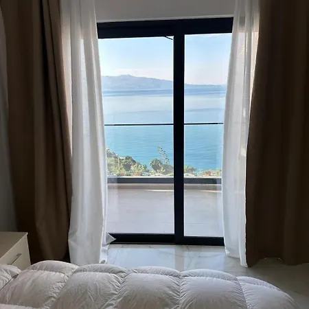 Seaview Luxury Lejlighed
